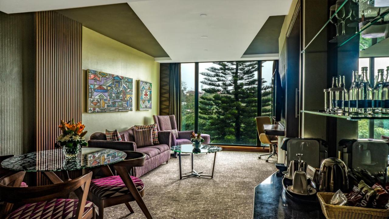 Signature Suite,1213553215:JPEG