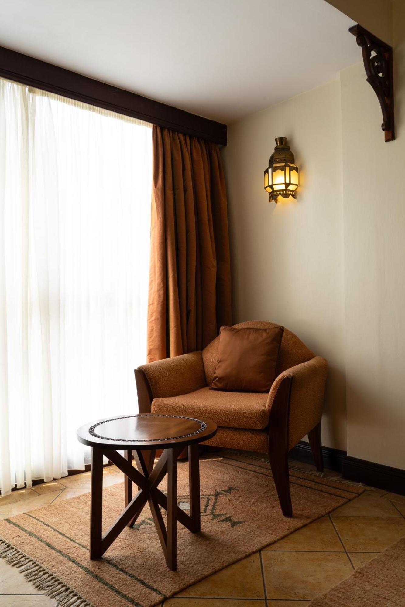 Superior Room 2 Single Beds 24Sqm Air Conditionned Room Service Tea Coffee Flat Screen Tv,1658773586:JPEG