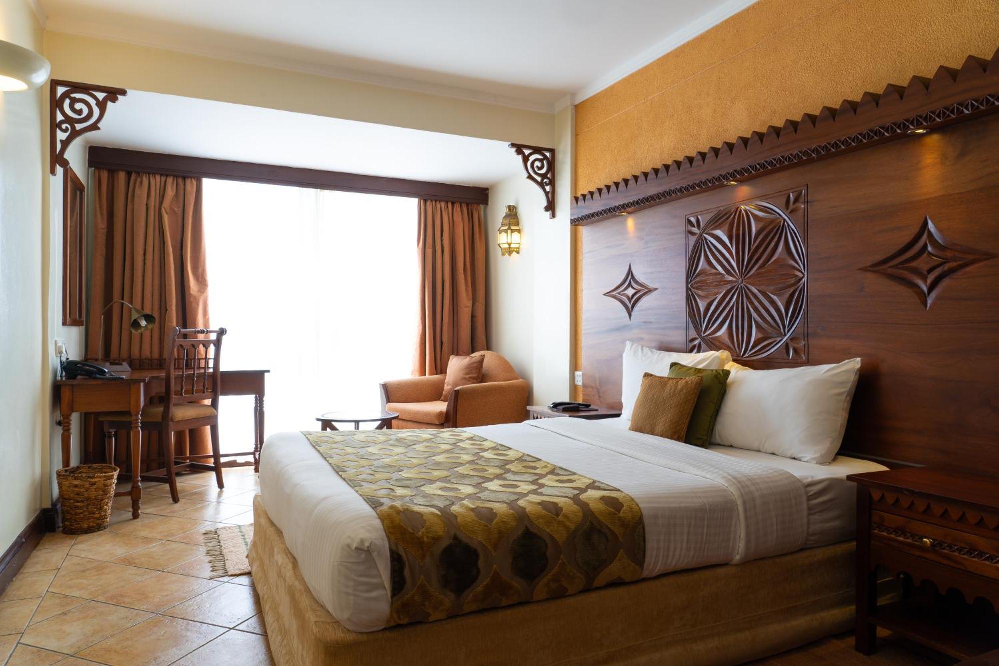 Superior Room 1 Double Bed 24Sqm Air Conditionned Room Service Tea Coffee Flat Screen Tv